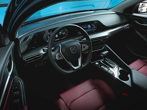Changan Eado Plus Tech 1.4 AMT