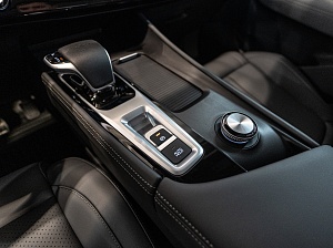 Dongfeng Huge Executive 1.5 AMT