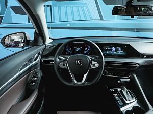 Changan Eado Plus Tech 1.4 AMT